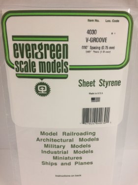 Evergreen Styrenplade, 1,0 mm m/ 0,75 mm V-riller, 15 x 30 cm